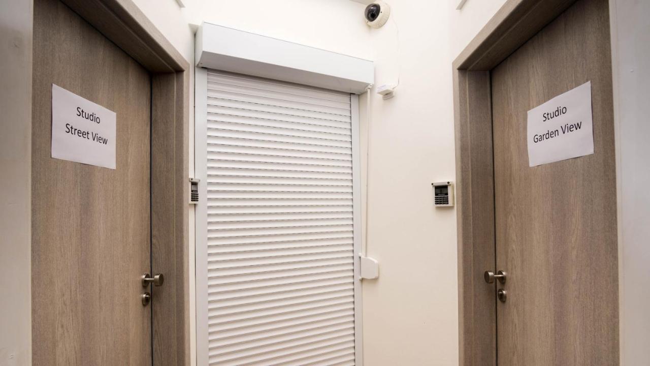 Flying Bed Apartment Close To Prague Castle And Airport 외부 사진