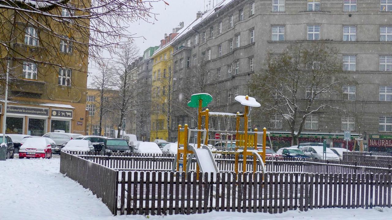 Flying Bed Apartment Close To Prague Castle And Airport 외부 사진